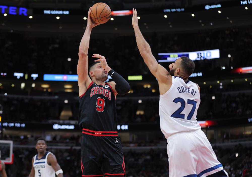 一线队中占 一线队中占